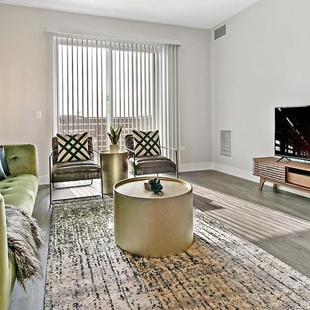 Bright & Comfortable Oakbrook 2Br Apt Free Parking - Ob 1 Appartamento Oakbrook Terrace Esterno foto
